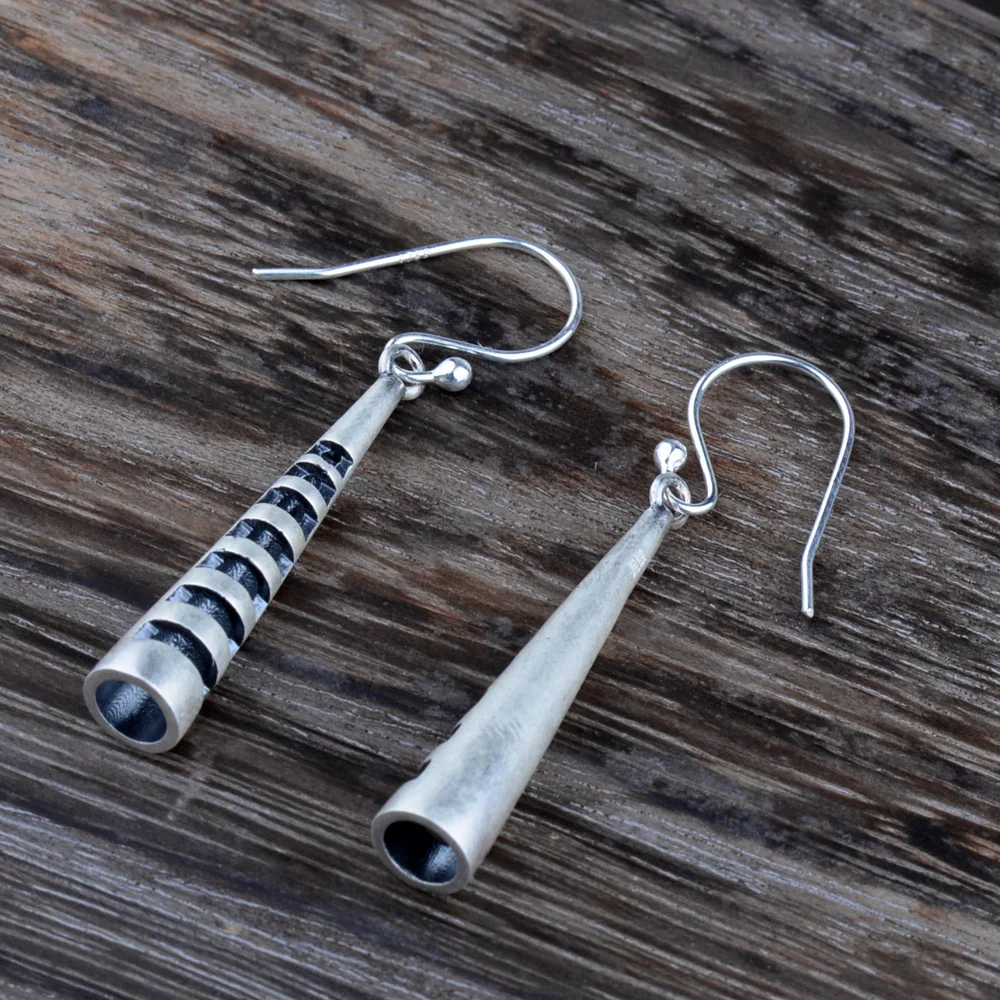 Мифический возраст реального 925 стерлингового серебра Винтаж Малый конус