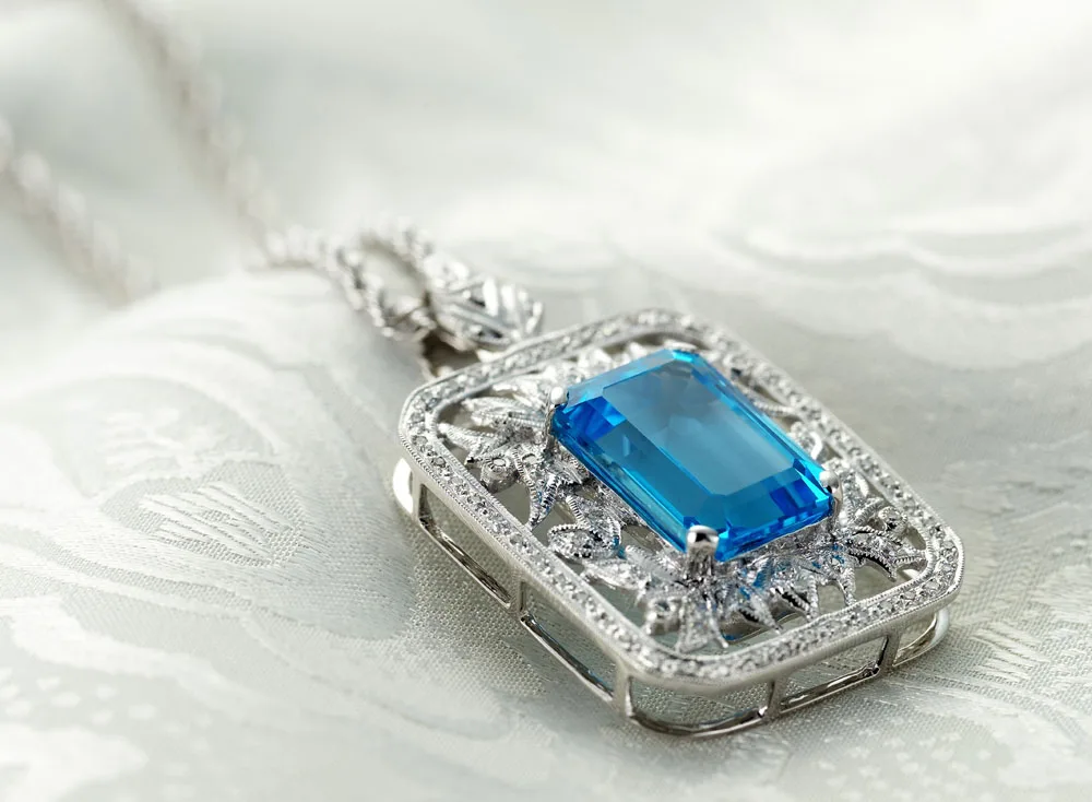 

STN001 925 sterling silver necklace with box