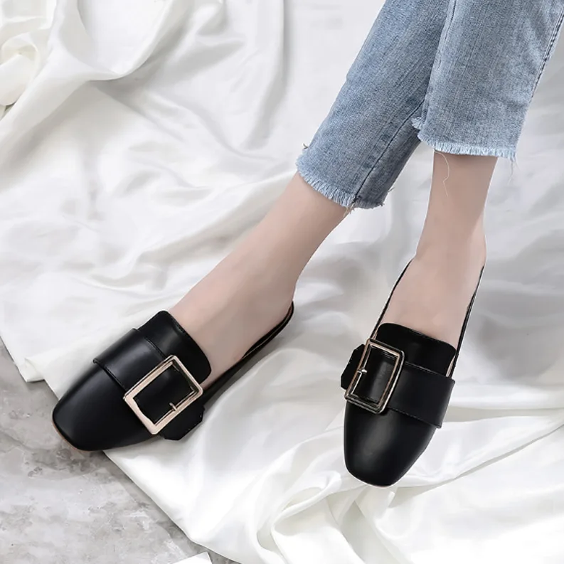 

Loafers Rivet Shoes Slippers Flat Slipers Women Slides Fashion Cover Toe 2021 Luxury PU Rubber Fabric Basic Retro Metal