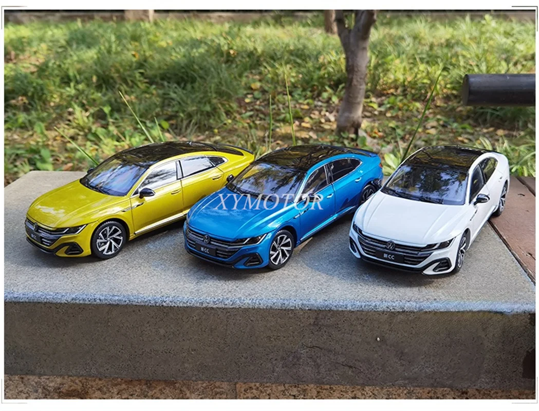 

Новинка 1/18, металлическая литая модель автомобиля VW Volkswagen CC 2021, белая/синяя/желтая детская игрушка, подарок для хобби, демонстрационные колл...