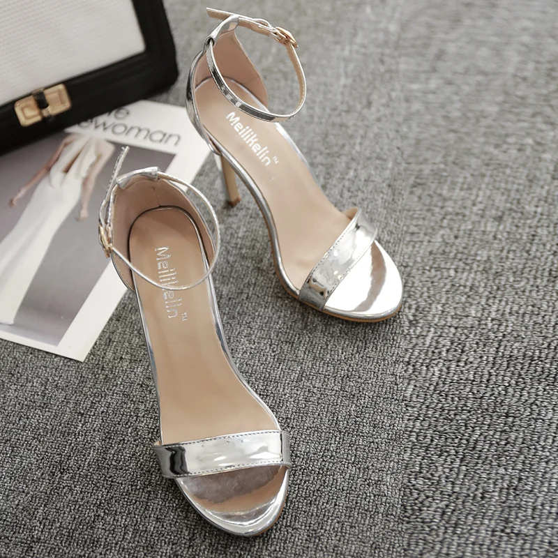 Женские босоножки из лакированной кожи на высоком каблуке | Обувь