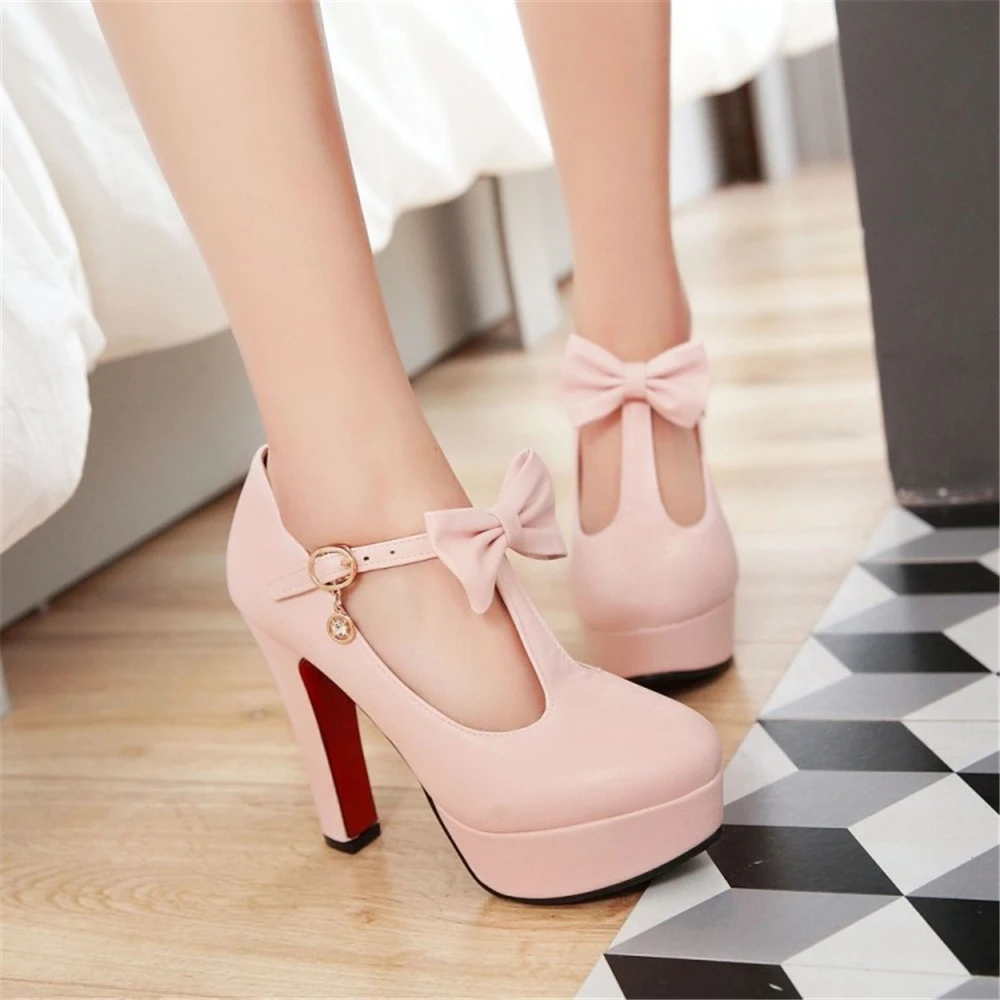 С украшением в виде бабочки на плоской подошве Zapatos стиле Мэри Джейн платформе с