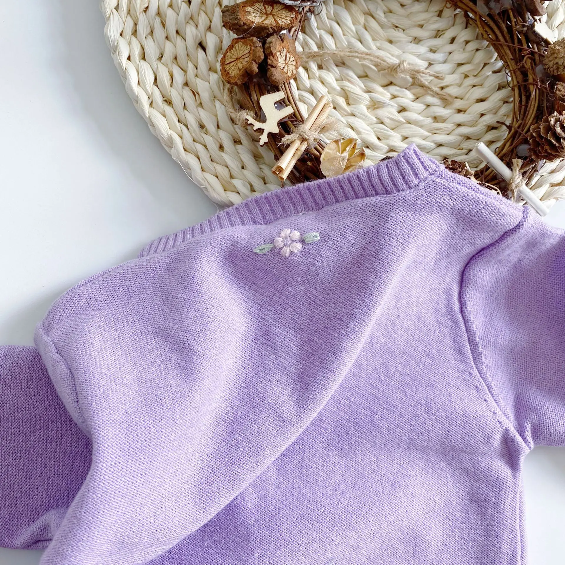 

Baby girl round neck knit bottoming shirt hand embroidered embroidery cardigan sweater girls sweater