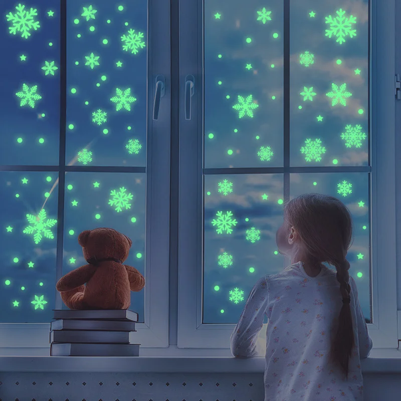 

50Pcs Luminous Snowflake Wall Stickers Glow In The Dark Decal for Kids Baby Rooms Bedroom Christmas Home Decoration Navidad 2022