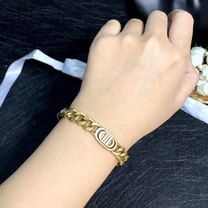 

New Golden Bracelet for women Bronze Personality Hip Hop Luxury Romantic Charms Couple Bracelet Jewelry Holiday Gift
