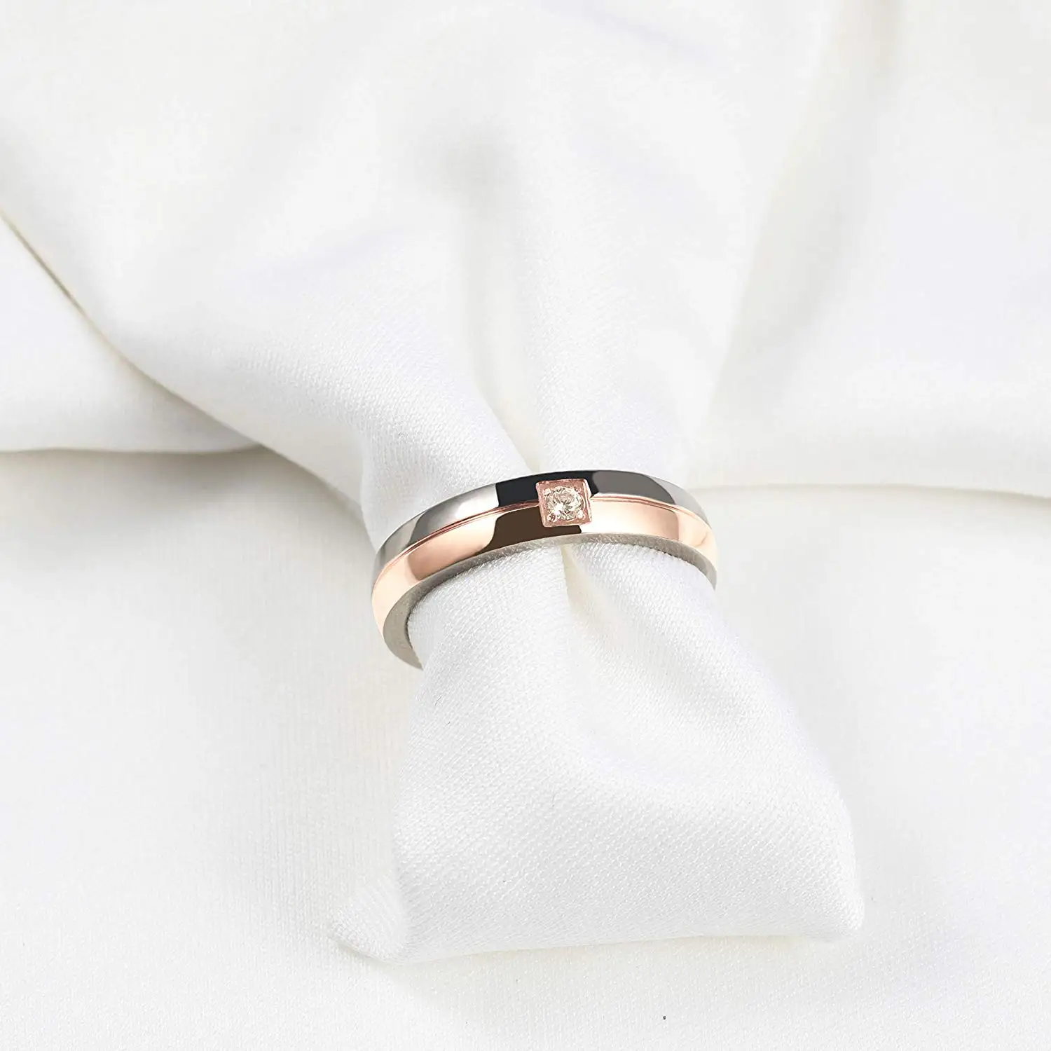 Tigrade Men wedding Ring Titanium White Cubic Zirconia Inlay with Line Silver Color Trendy Couple Engagement Band Engraved aneis