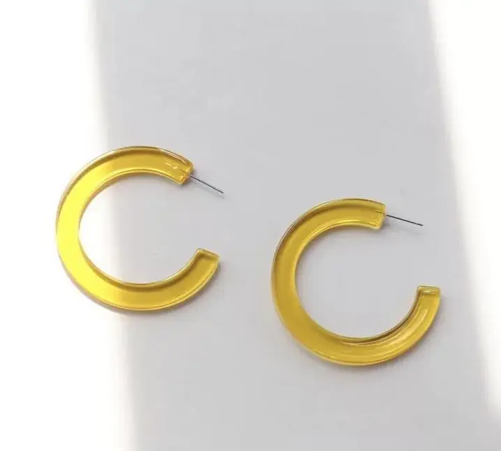 Новые модные красные серьги гвоздики с буквой C высококачественные акриловые