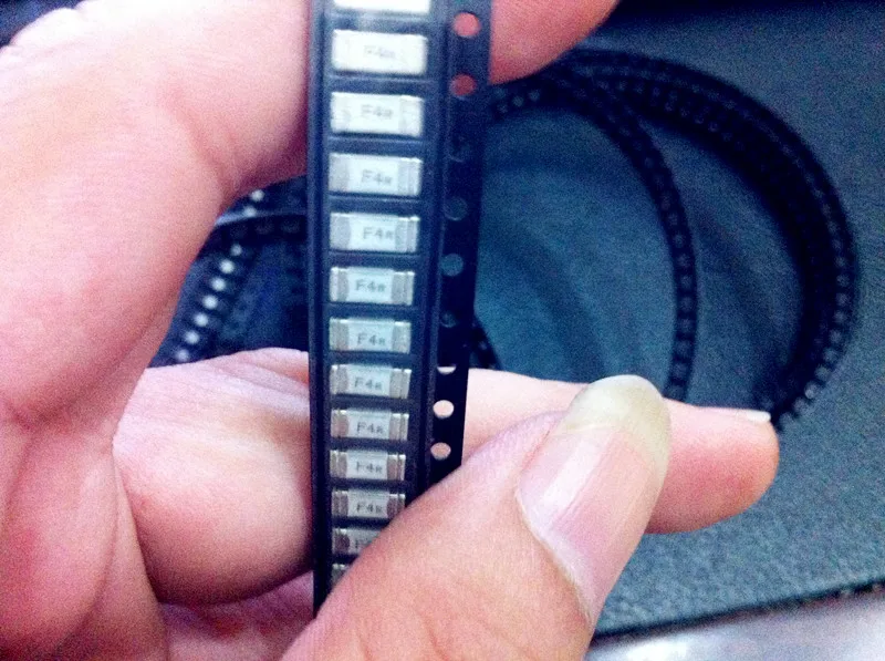 

Оригинальный новый 100% TR2/6125FF4-R 2410 F4A быстро 72V SMD быстро плавкий предохранитель