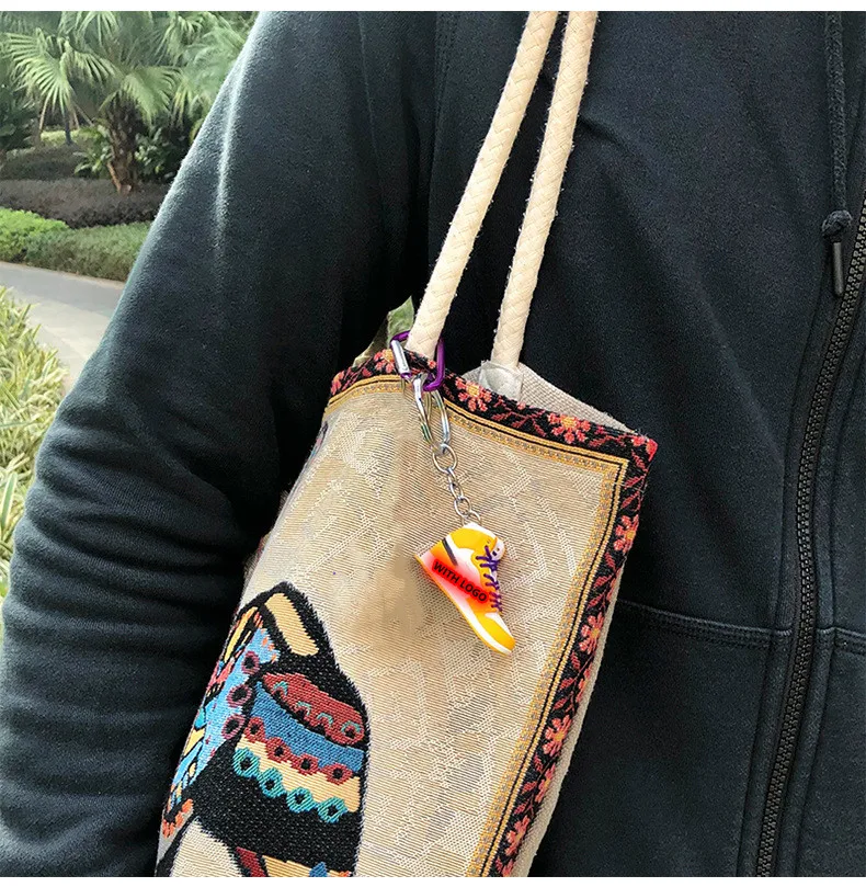 

Wholesale 1:1 Simulation Mini 3D AIR Sneaker Keychain AJ Model Shoes Boy Men Gift High Quality Keyring For Sneaker Lovers 2021