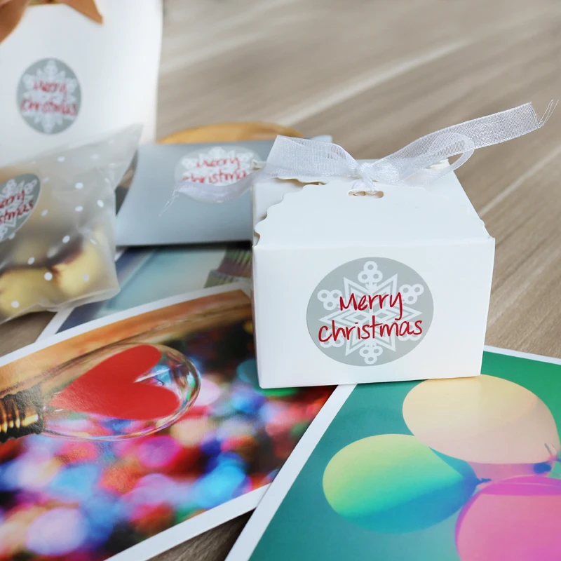 

120pcs Round Snowflake Paper Sticker Merry Christmas Gift Packing Decoration Label Xmas Bakers stciker