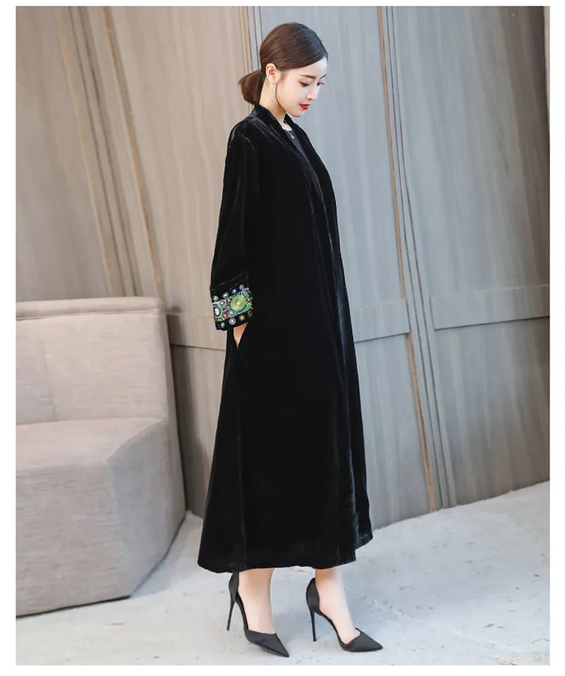 

2020 elegant Embroidered Cardigan Large Size Windbreaker Overcoat Women Spring Autumn black Velvet Long Trench Coats X603