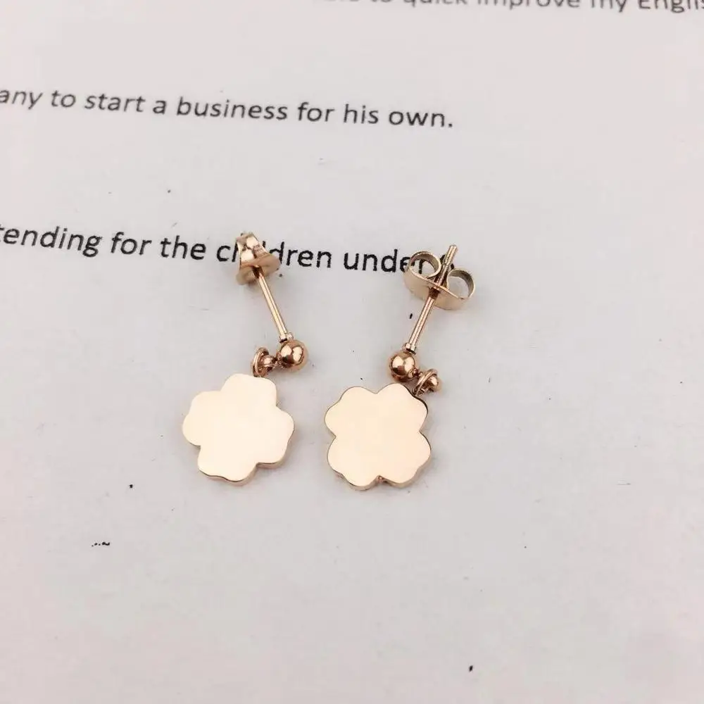 

Classic Korean earring
