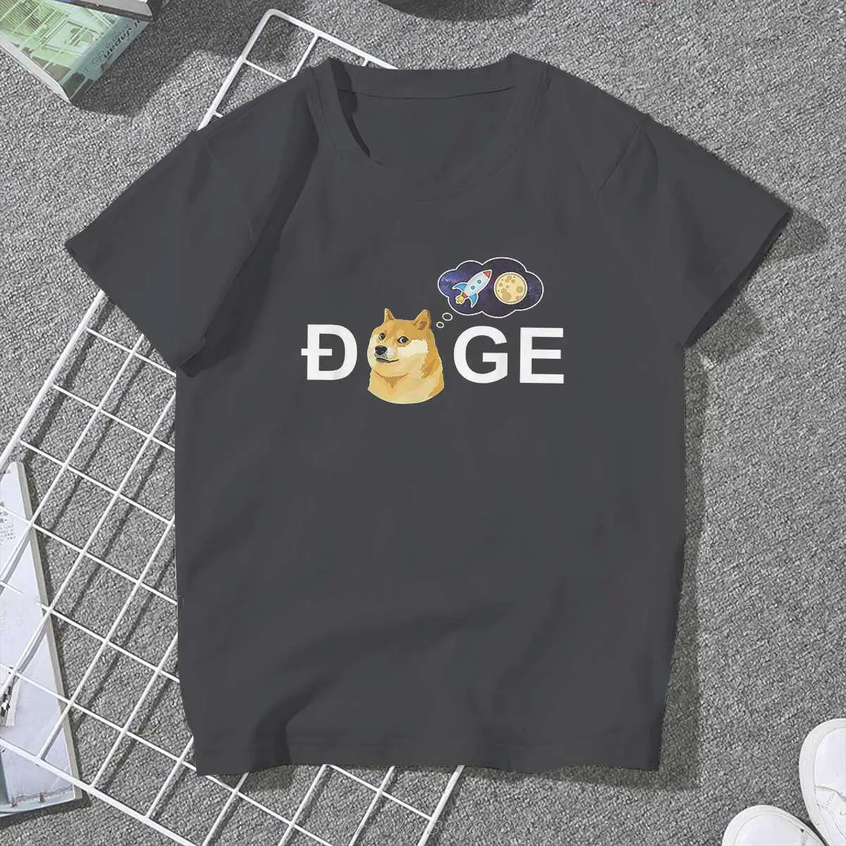 

Dogecoin Doge HODL To the Moon Crypto Meme Women Shirts Bitcoin Cryptocurrency Plus Size T-shirt Kawaii Vintage Female Clothing