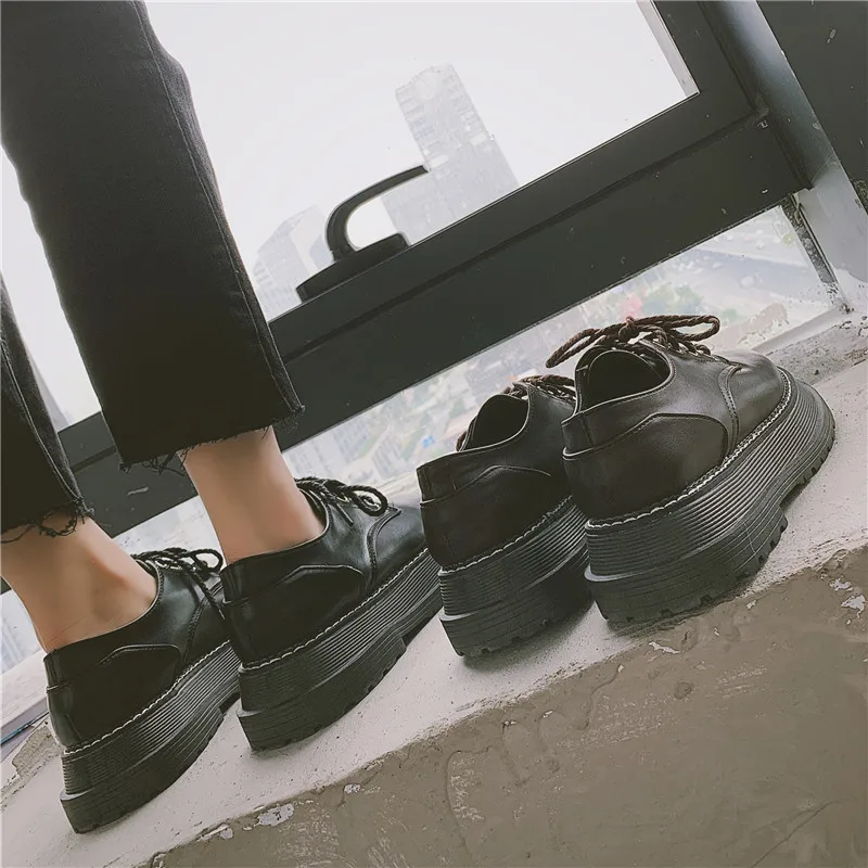 

2020 Fashion new fashion thick-soled lace small shoes trend British style simple casual single shoes women's shoes hot sneakers
