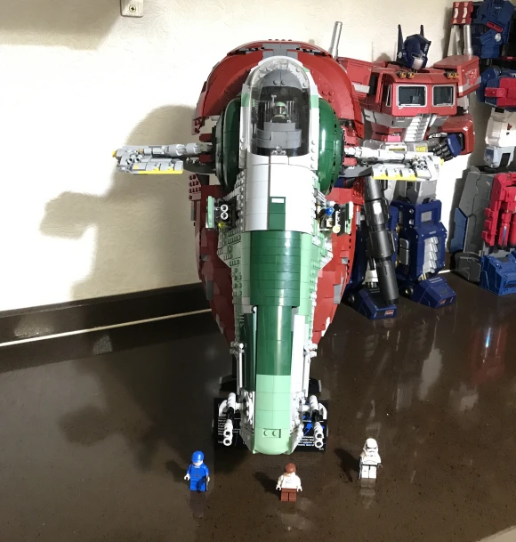 

05037 The Genuine Ucs Slave I Slave No.1 2067pcs Mobile Compatible 75060 Building Block Bricks Toys Starwarlys Movie