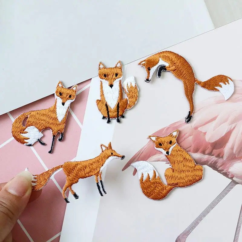 

Cute Fox Embroidery Animal Patches Bag Jacket Jeans Cartoon Iron On Patches for Clothes Small Glue Sticker