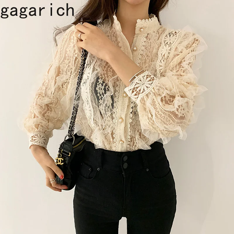 Женская блузка Gagarich весенне летняя элегантная однотонная с кружевом и вышивкой