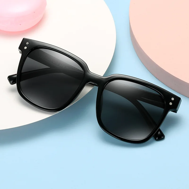 

2021 новые силиконовые модные детские поляризационные солнцезащитные очки с гвоздиками для мужчин и женщин солнцезащитные очки с УФ-защитой ...