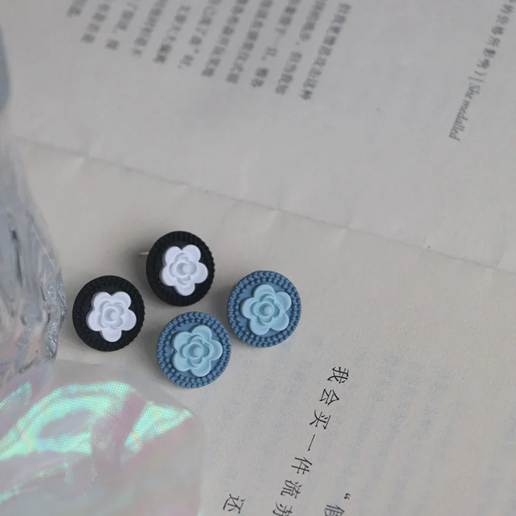 

Camellia Earrings Silver Needle Simple Fashion Small Fragrant Wind Earrings Women Korean Temperament Lady All-match Holiday Gift