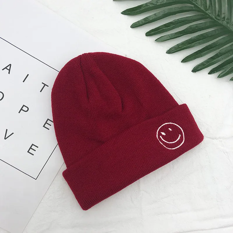 Зимняя шерстяная шапка новинка мужская и женская с вышивкой улыбающимся лицом