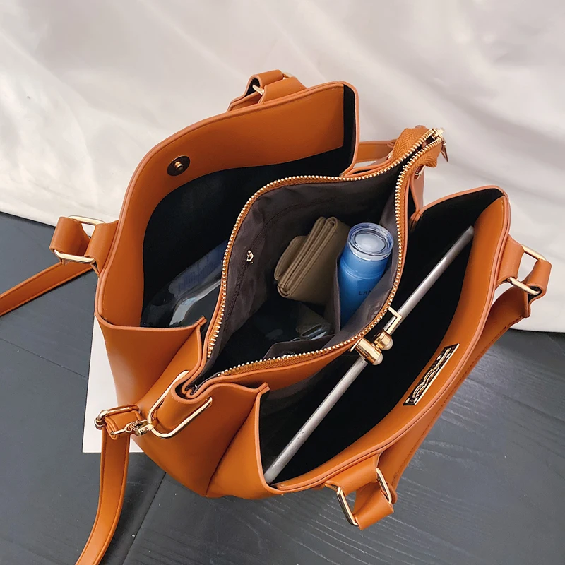 Модная женская сумка черного цвета брендовая Красная дамская на плечо розовая