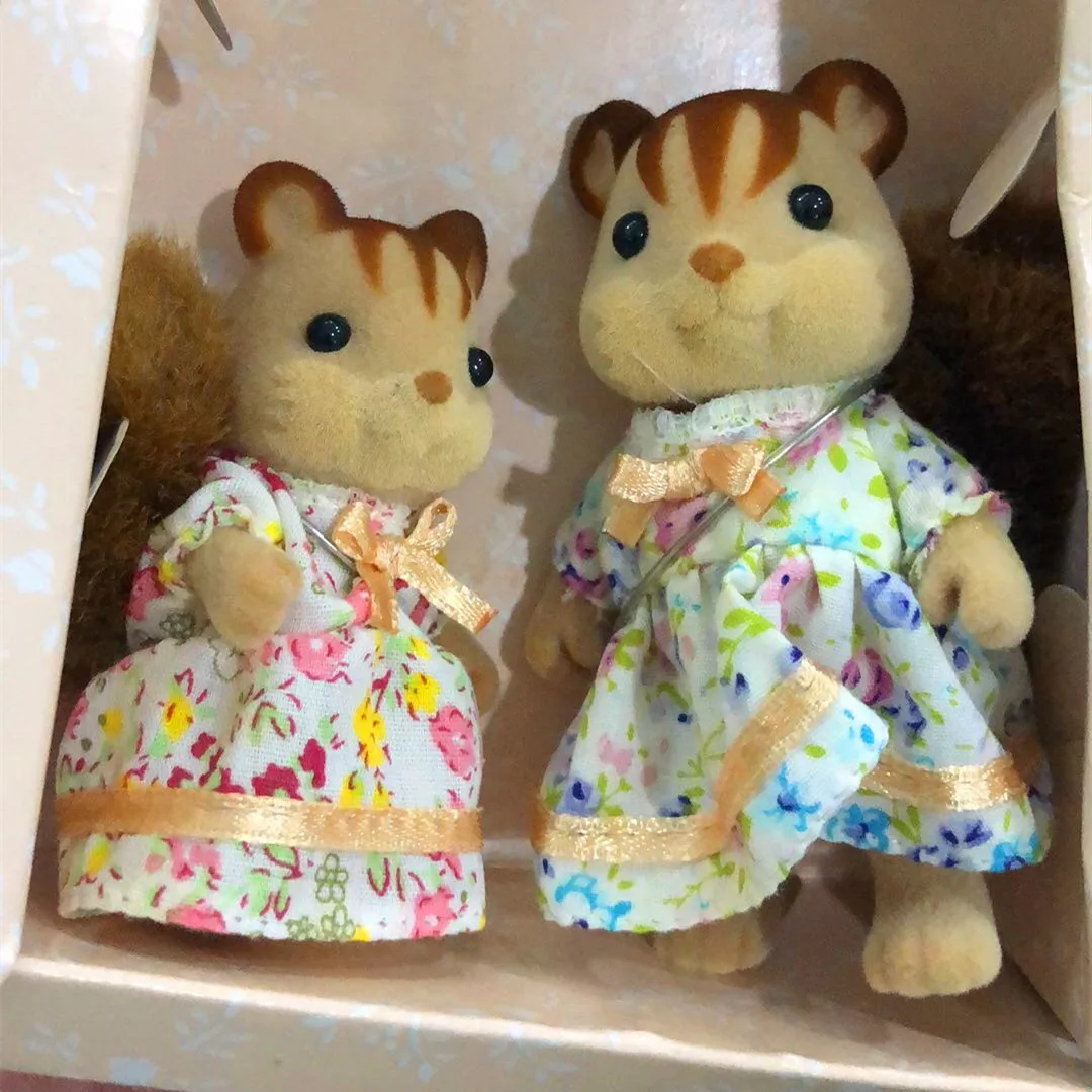 

New 1pair 6-8cm Flocking sylvan squirrel families japan action figure toy Shirubania cartoon anime doll