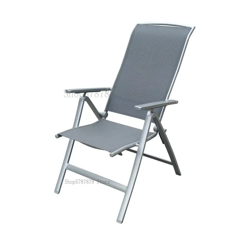Складные кресла в холле регулируемый портативный осенью и зимой на открытом