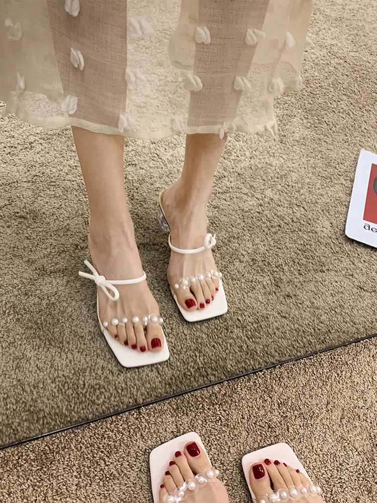 

Сандалии женские на толстом каблуке, шлепанцы с жемчугом, прозрачные, лето 2021