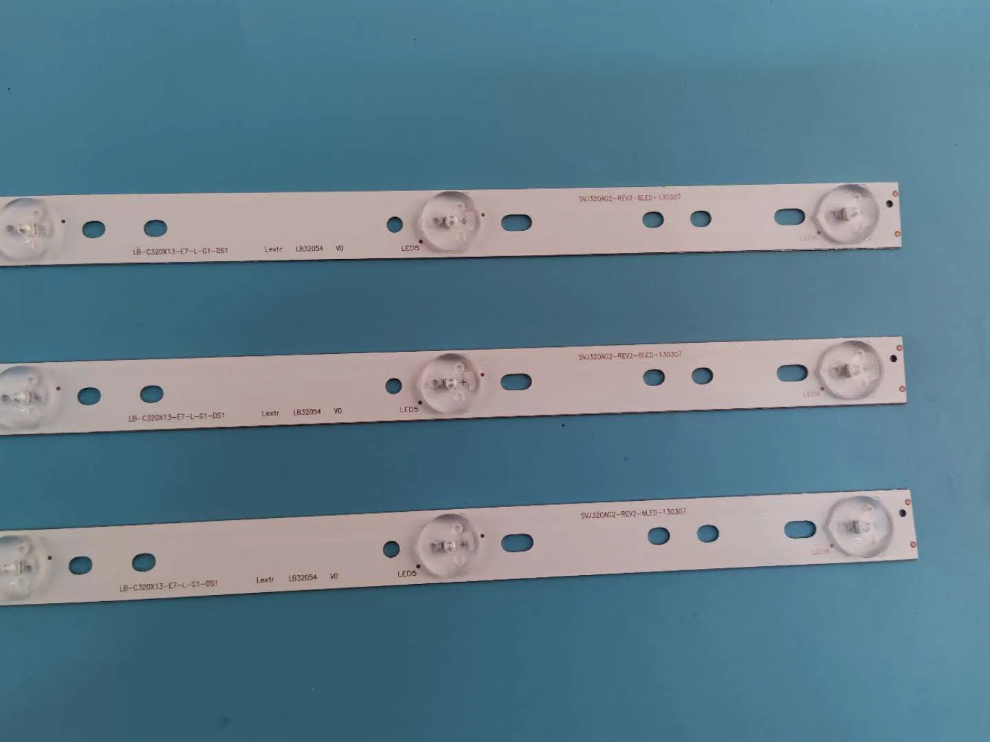 3 шт./компл. 562 мм новая светодиодная лента SVJ320AG2 SVJ320AG2_REV2_6LED_130307 32D2000 SVJ320AK3 SVJ320AL14 |