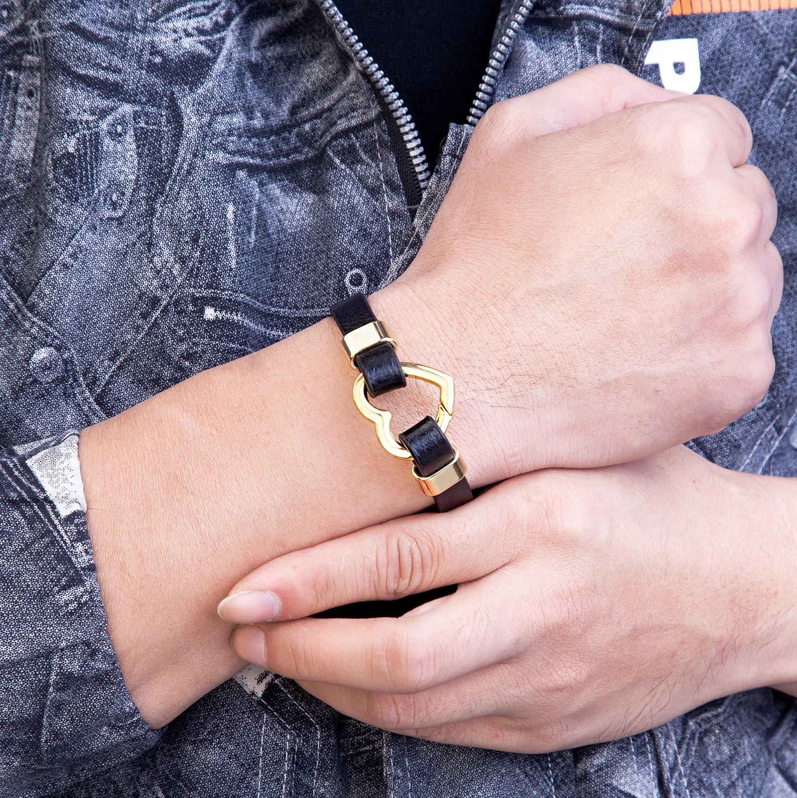 

Trendy Genuine Leather Men's Jewelry Gold Metal Round Spring Clasp Simple Leather Rope Bracelet For Women Male Gifts