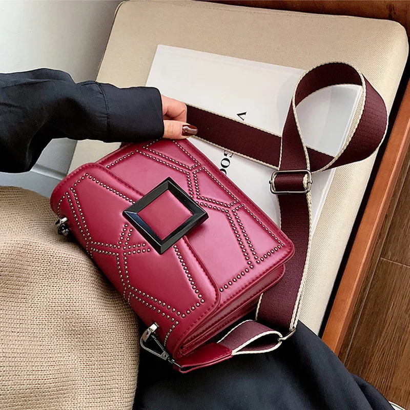 Маленькие Сумки из искусственной кожи с заклепками через плечо для женщин 2019
