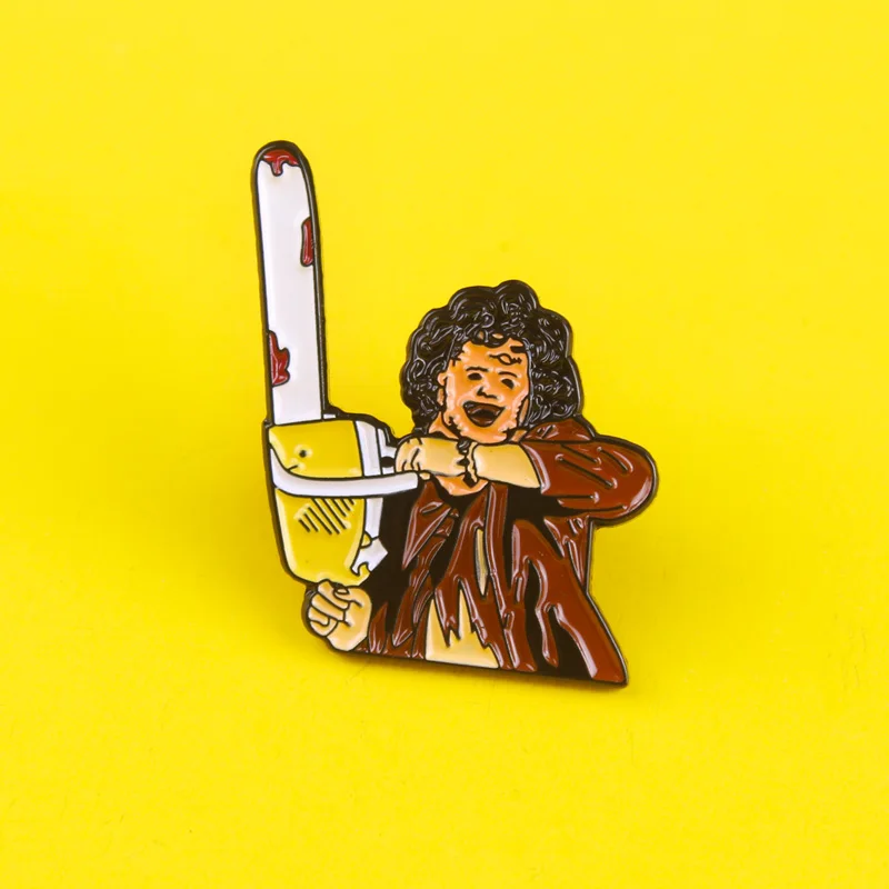 Эмалированная булавка в виде фильма ужаса техасской цепной пилы Значки для бойни