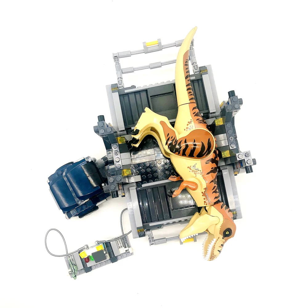 Дешево Конструктор «Мир Юрского периода 2 T Rex», 75933