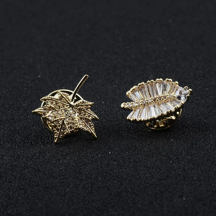 

Classic Female Crystal Leaf Brooch Charm Gold Color Jewelry Brooch For Women Cute White Zircon Stone Pin Dress Coat Accessory