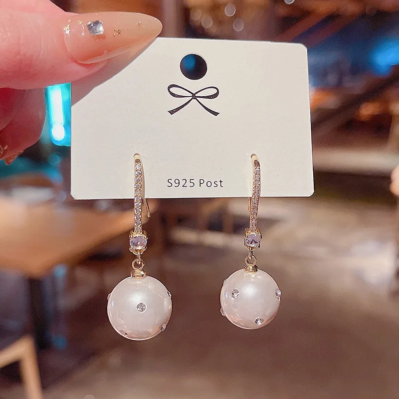 

Vintage Simulated Pearl Drop Earrings For Women Fashion Gold Color Round Hanging pendant Earrings Girls Wedding Jewelry Gift