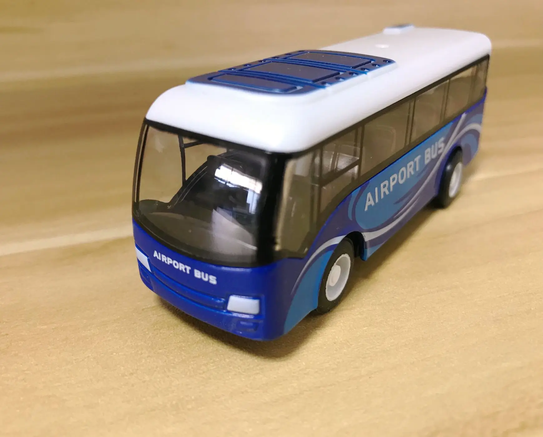 Автомобиль из сплава с тяговым эффектом мультяшный мини-автомобиль медицинский