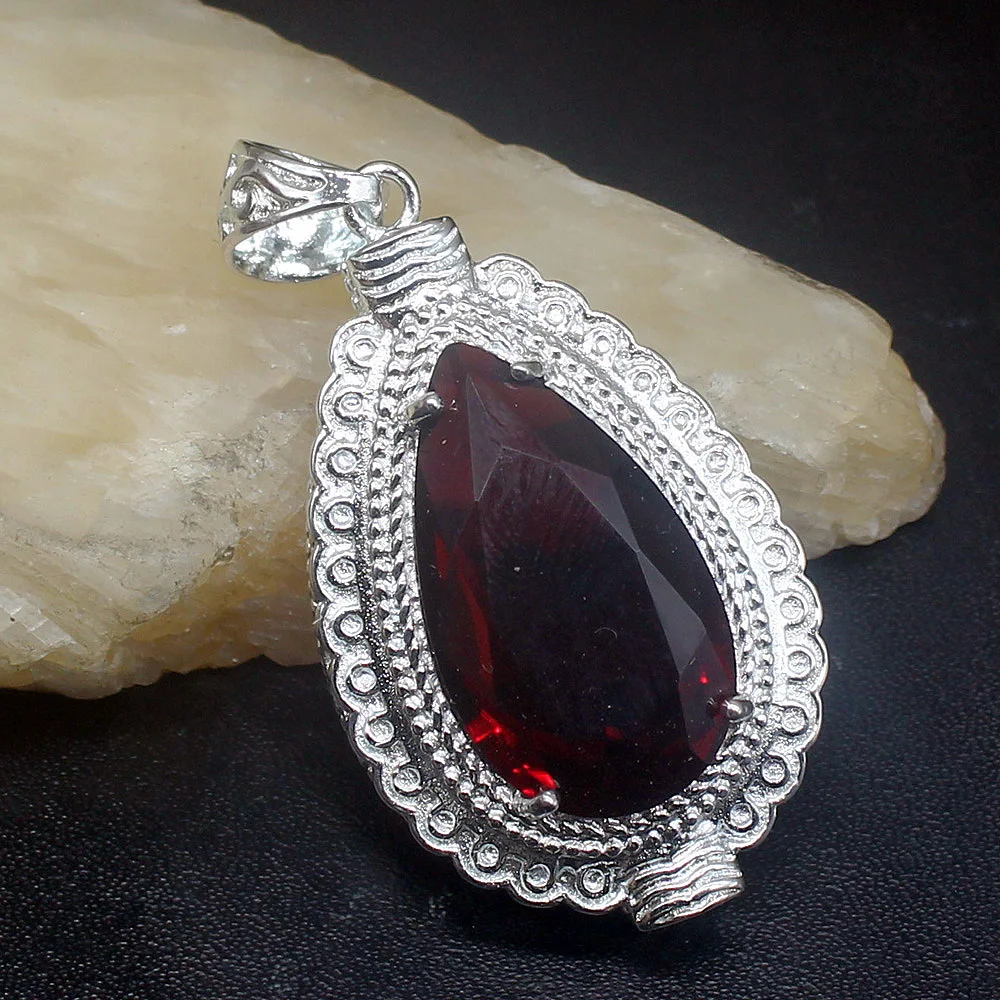 

Fashion Jewelry Unique Genuine 925 Silver Teardrop Red Garnet Glowing Pendant Necklace Gifts for Women Girls 20213580