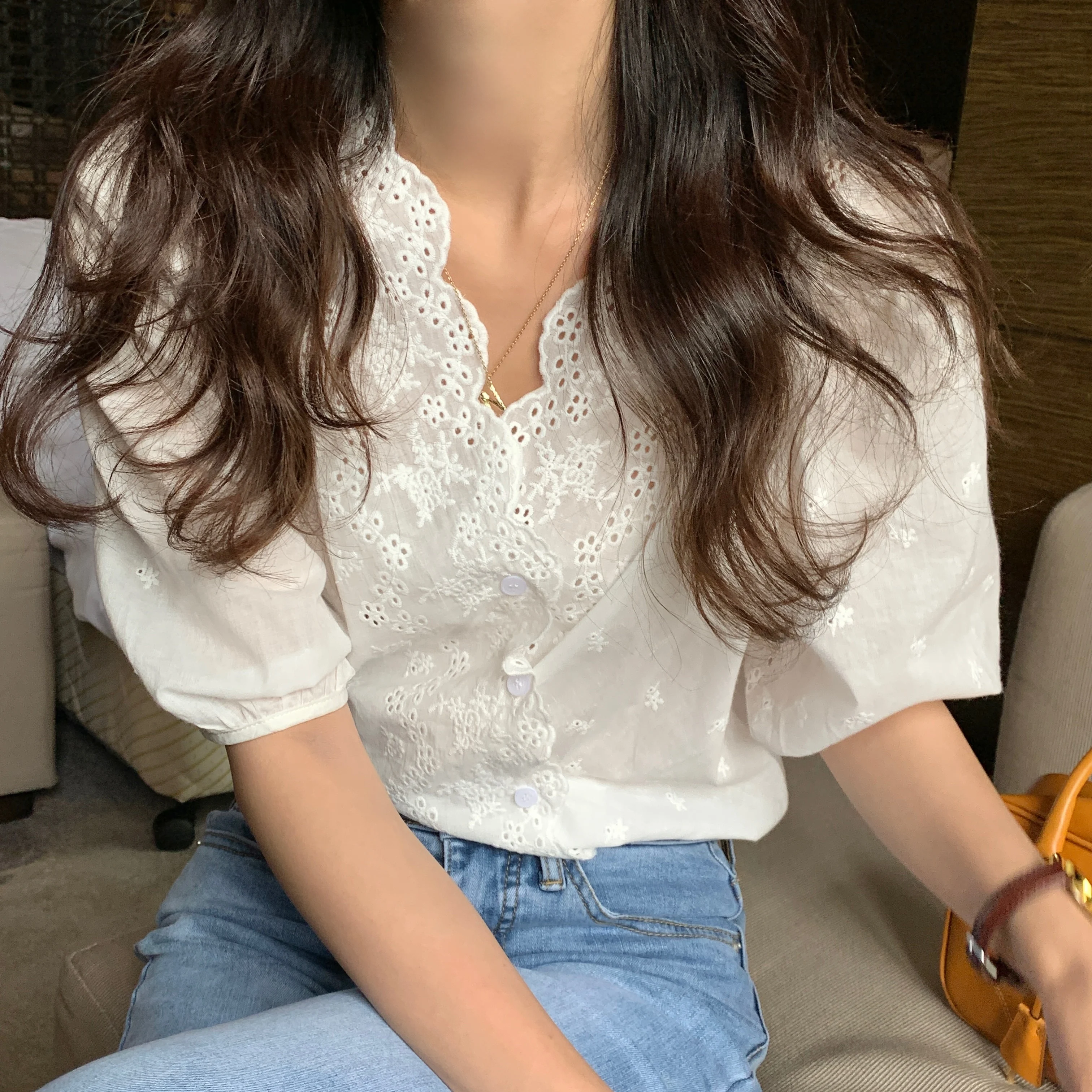 

Alien Kitty White Cotton Hollow Out V-Neck Sexy Slim Loose-Fitting 2021 New OL Lady Retro Casual Shirts Sweet Girls Tops Blouses