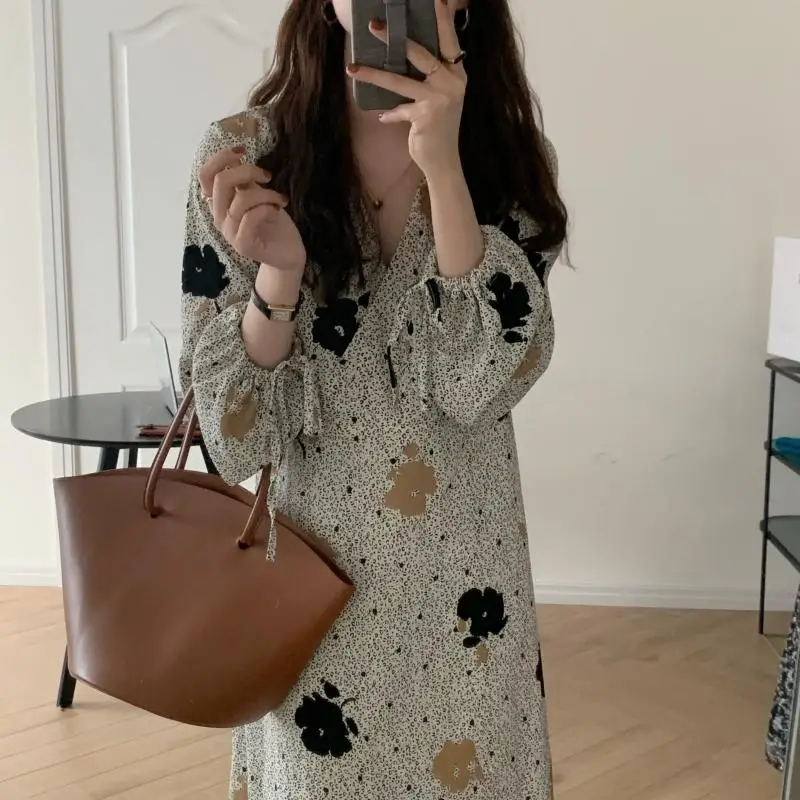 

Gentle Elegant Long V-Neck Chic Female Fashion Clothe 2021 New Women French Retro Dress Floral Printing Long Sleeves