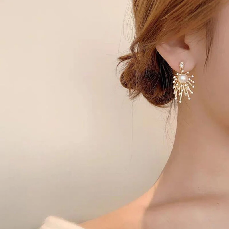 

XIYANIKE Golden Fireworks Shape Pearl Drop Earrings For Women Geometri Alloy Earrings 2021 Trend Fashion Party Jewelry Brincos
