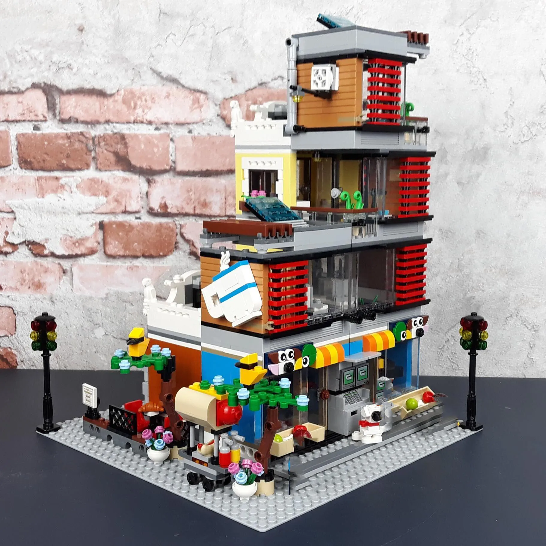 

985pcs 3in1 Creative Townhouse Pet Shop & Cafe Store Building Blocks 31097 Bricks Toys for Children