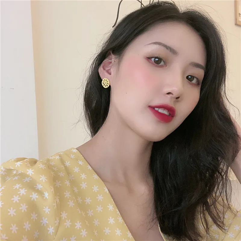 EM096 индивидуальные серьги-гвоздики в виде корня лотоса свежая текстура