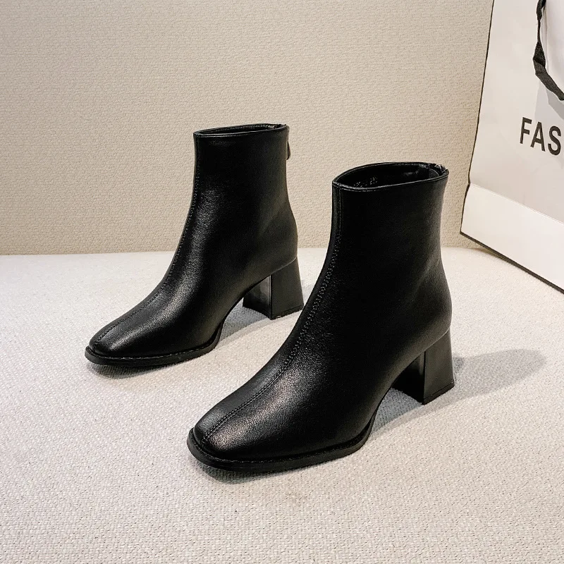 

Женские ботильоны осень-зима 2021 новая обувь женские ботинки на молнии сзади на квадратном каблуке женская привлекательная обувь на высоком...