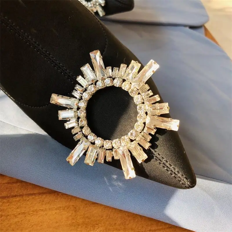 Scarpe donna/зимние женские ботильоны с острым носком; Цвет Черный; короткие женские туфли на высоком каблуке с цветочным узором и кристаллами; женская обувь; botas mujer