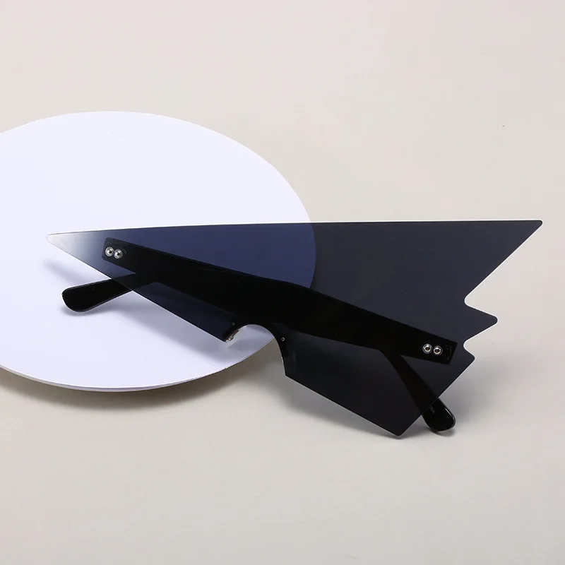 

2021 новые стильные забавные солнцезащитные очки индивидуальная интегрированная большая оправа модные очки со стрелками цвет океана UV400 Сол...