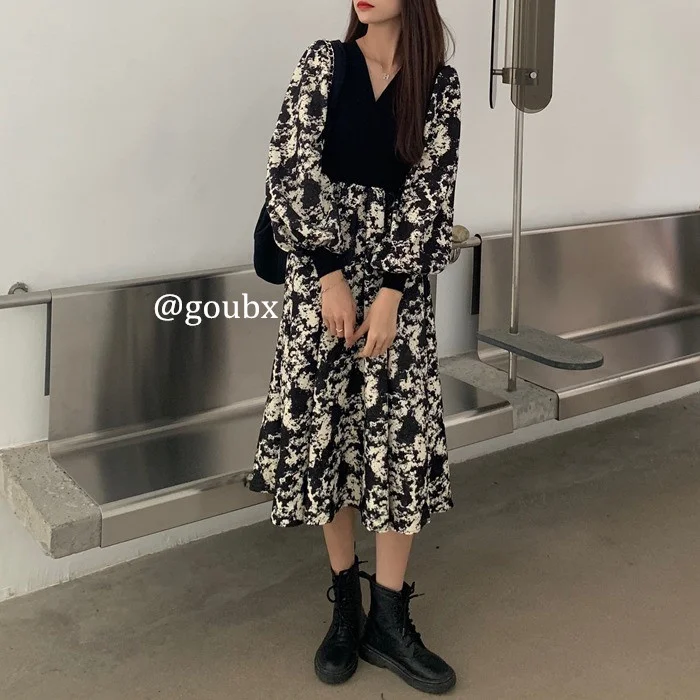 

Spring and Autumn 2021 New Black Hepburn Style Floral Dress Women's Knitted Stitching Puff Sleeve Midi Dress