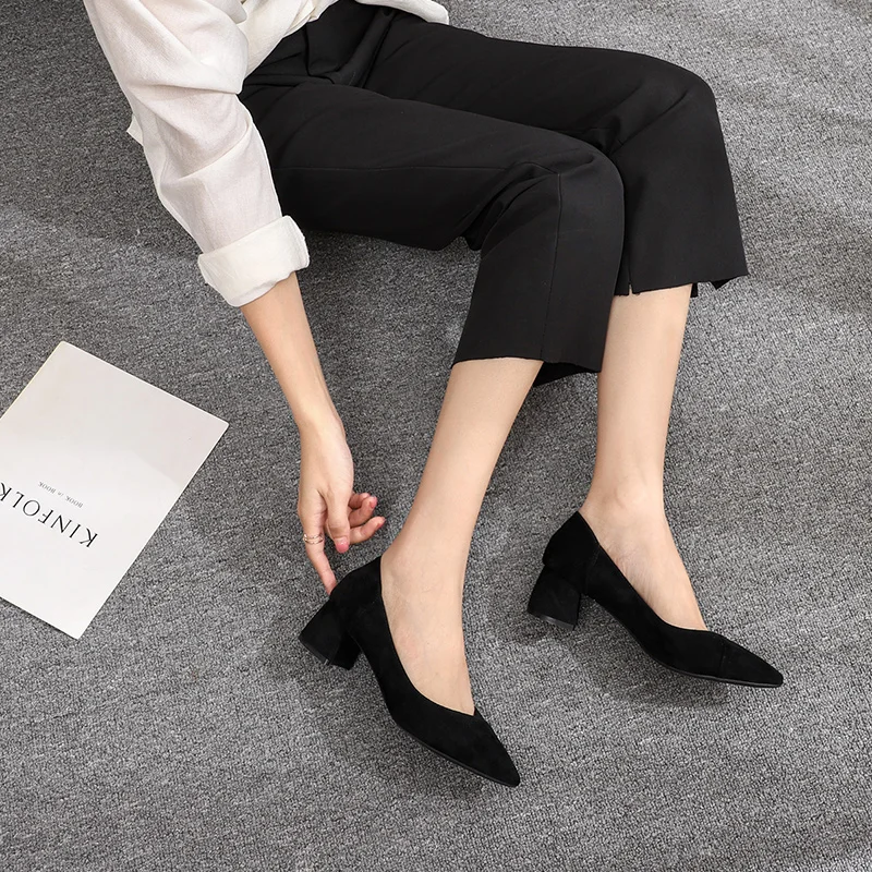 Женские туфли лодочки повседневные Черные на среднем квадратном каблуке сезон