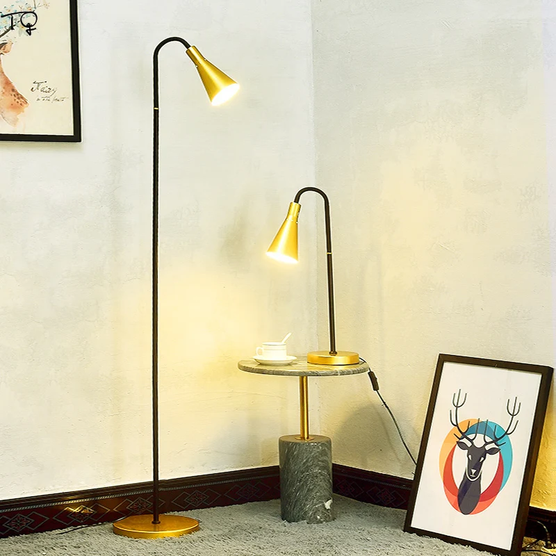 

American Gold Lustre Metal Standing lamp Minimalist Luxury Individual Led Floor Lamp Parlor Bedroom Bedside Study Cafe Home Deco