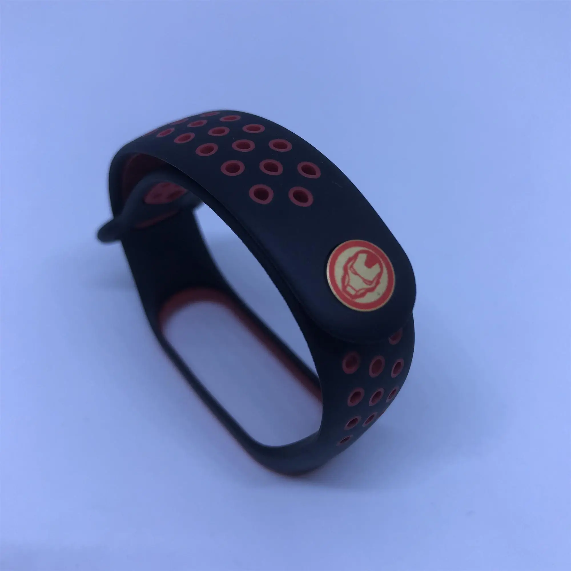 FIFATA NEW The Avengers Silicone Watch Strap For Xiaomi Mi Band 4 Xiaomi Mi Band 3 Smatr Watch Wristband Replace Accessories - Цвет: Black Red-C