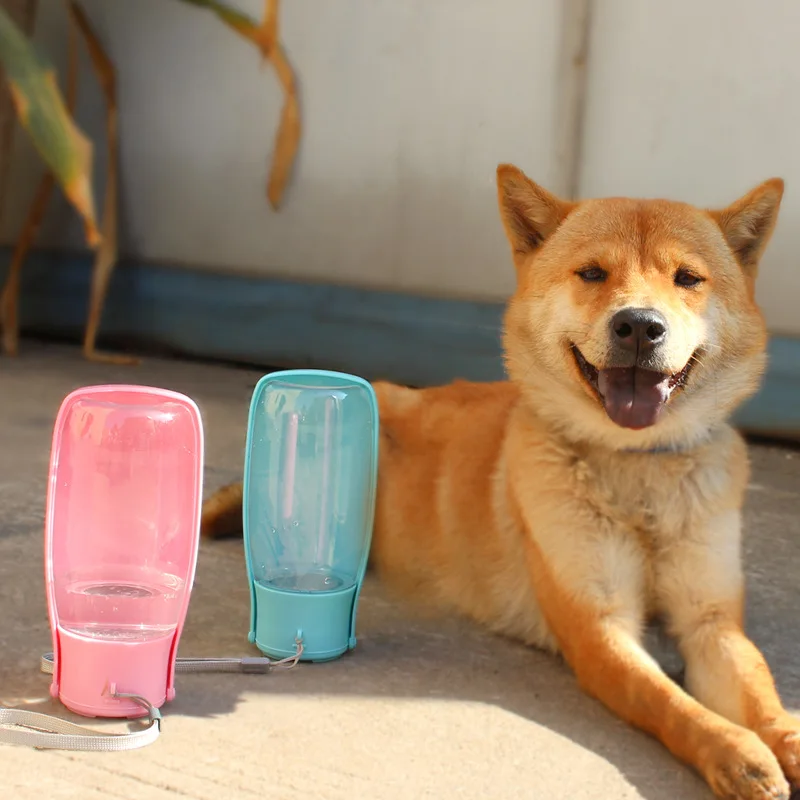 

Dog Water Bottle,Walking Pet Portable Water Bottle 550L,Dog Travel Bowl Dispenser,Dog Water Kitten Feeding Cup for any outdoor